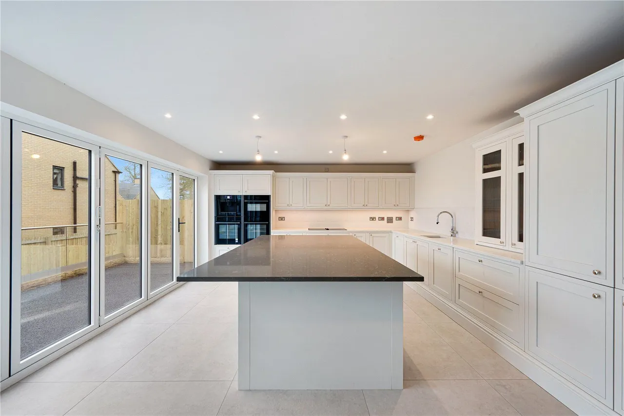 Heather Row, Leeds, LS16, photo 2