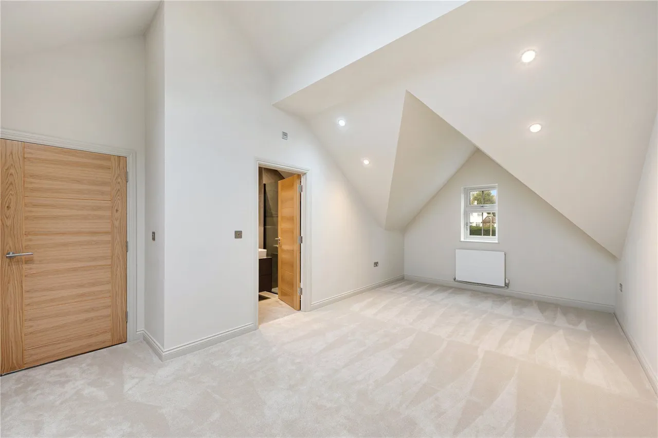 Heather Row, Leeds, LS16, photo 6