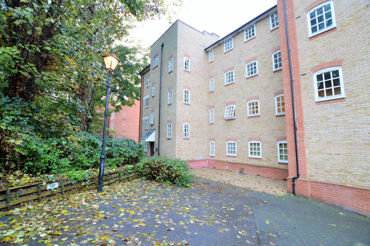 2 bed flat to rent — Colchester, Hythe, Essex, CO2 8HQ