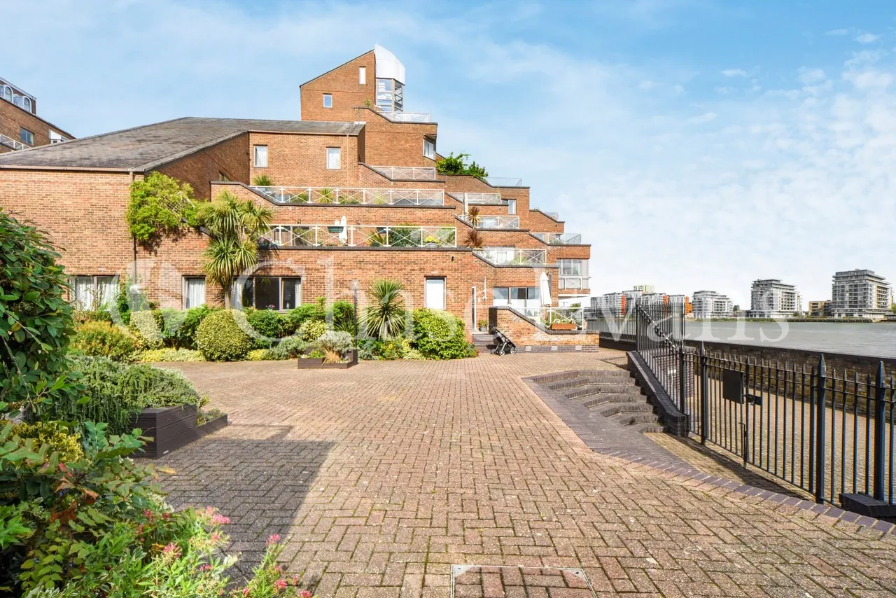 Cumberland Mills Square, Isle Of Dogs, E14, photo 11