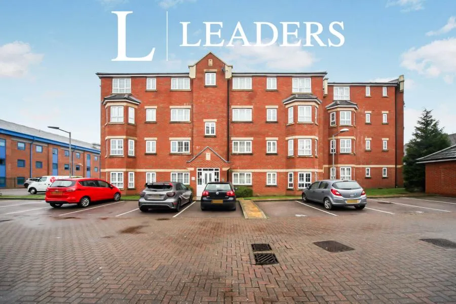 2 bed flat to rent, Watling Gardens, Dunstable, LU6