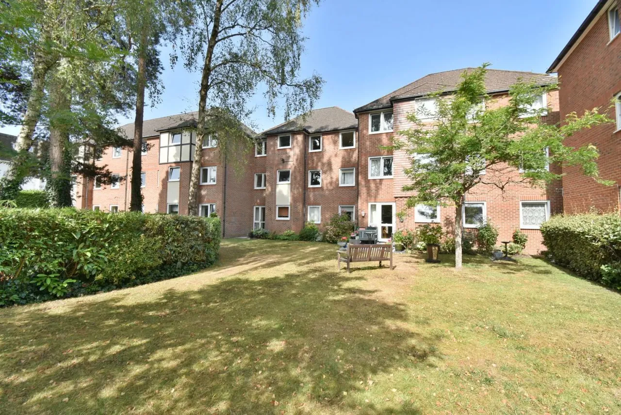 Alexandria Court, BH22, photo 11