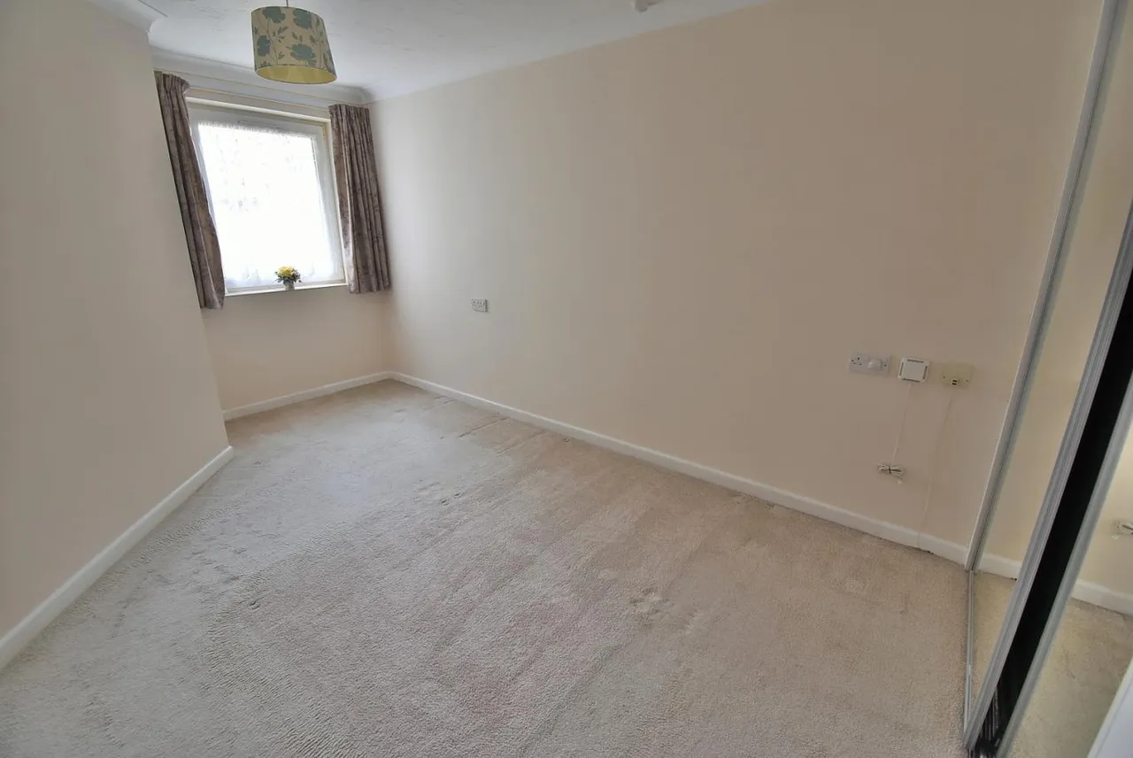 Alexandria Court, BH22, photo 7