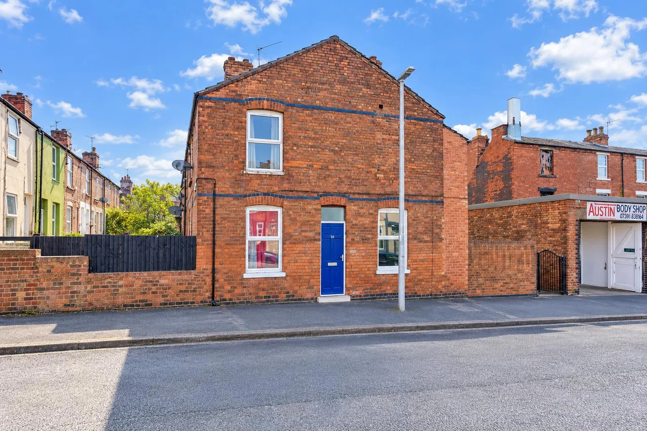 2 bed house for sale, Egypt Road, Nottingham, NG7