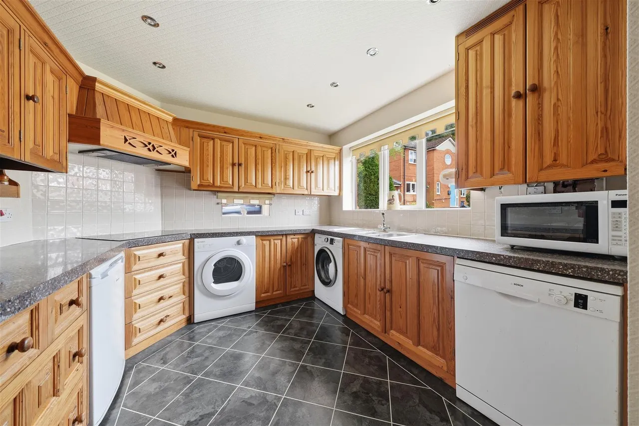 Maple Grove, Ramsbottom, Bury, BL0 0AN, photo 5