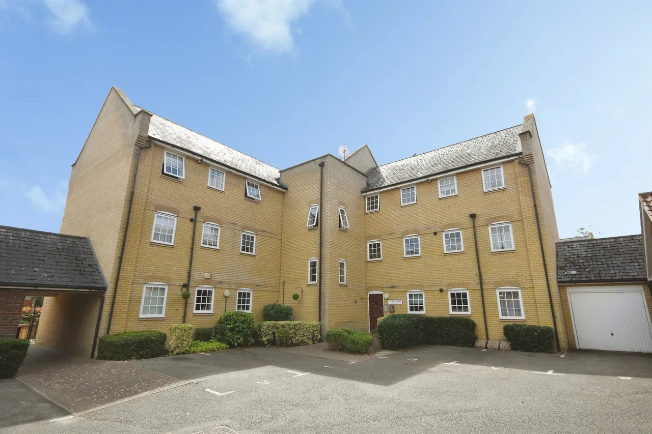 2 bed flat for sale — Brownrigg Drive, Braintree