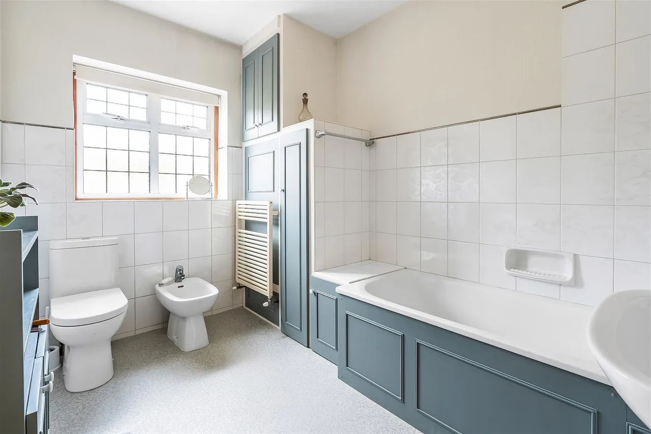 Oak Way, Ashtead, KT21, photo 21