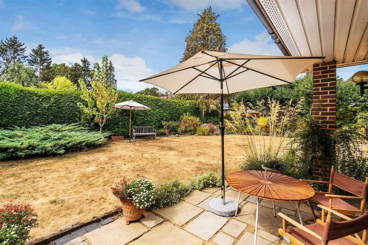Oak Way, Ashtead, KT21, photo 23