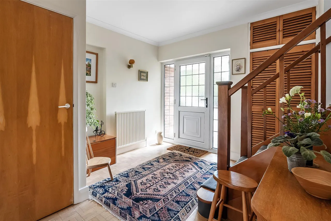 Oak Way, Ashtead, KT21, photo 15