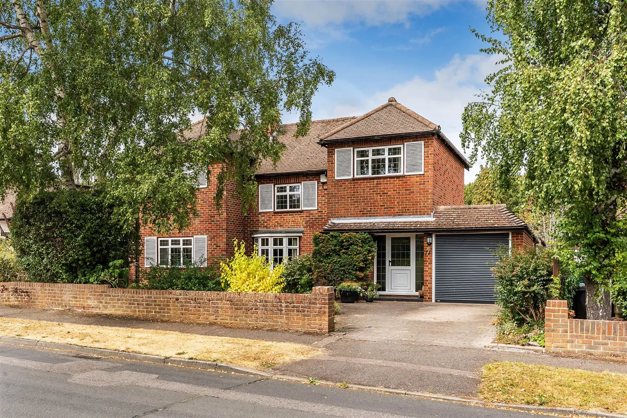 4 bed house for sale, Oak Way, Ashtead, KT21