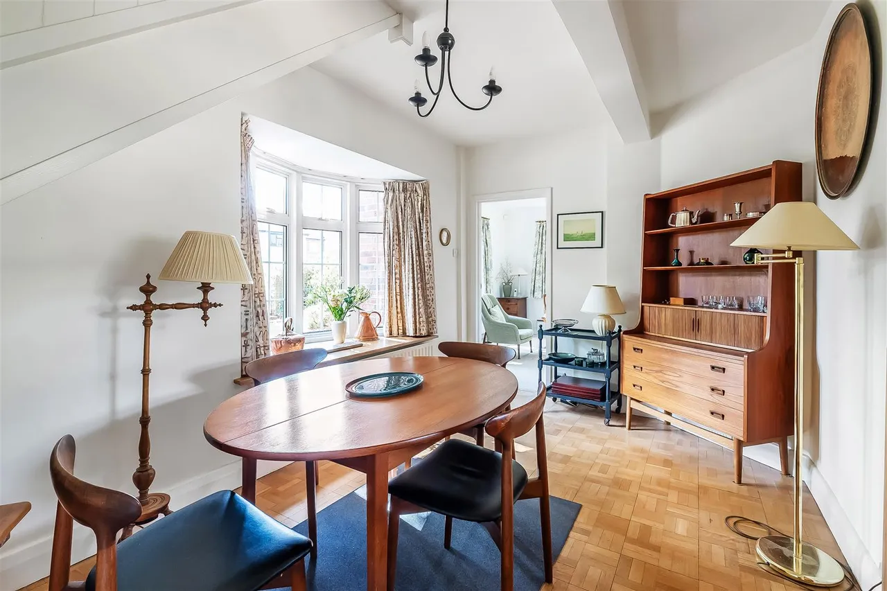 Oak Way, Ashtead, KT21, photo 10