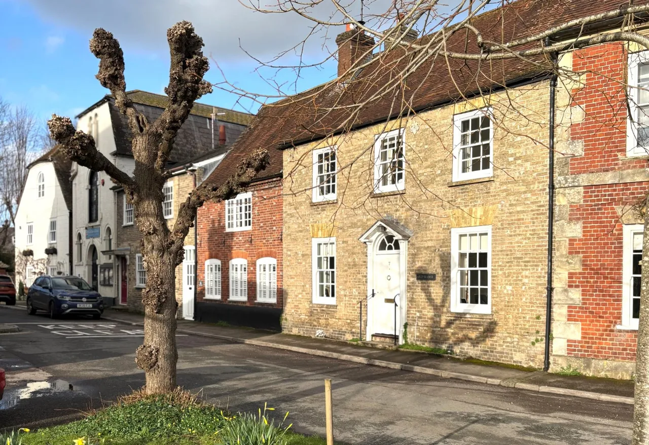 3 bed house for sale — Kingsbury Square, Wilton, Salisbury, Wiltshire, SP2 0BA