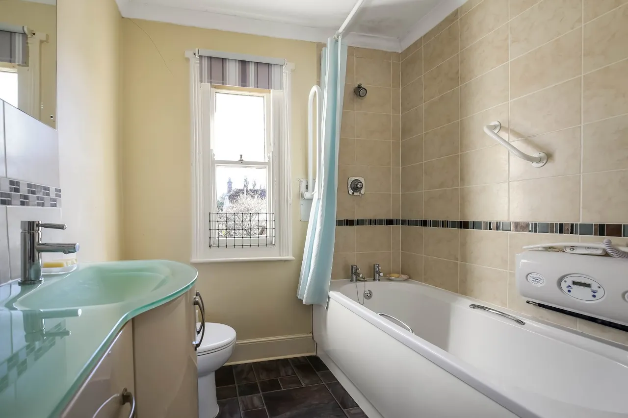 Kingsbury Square, Wilton, Salisbury, Wiltshire, SP2 0BA, photo 10
