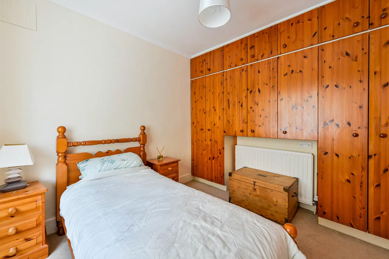 The Cot, Dickerage Lane, New Malden, photo 8