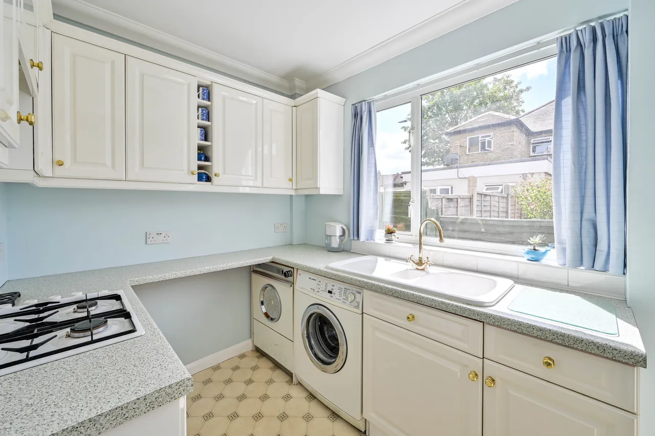 The Cot, Dickerage Lane, New Malden, photo 5