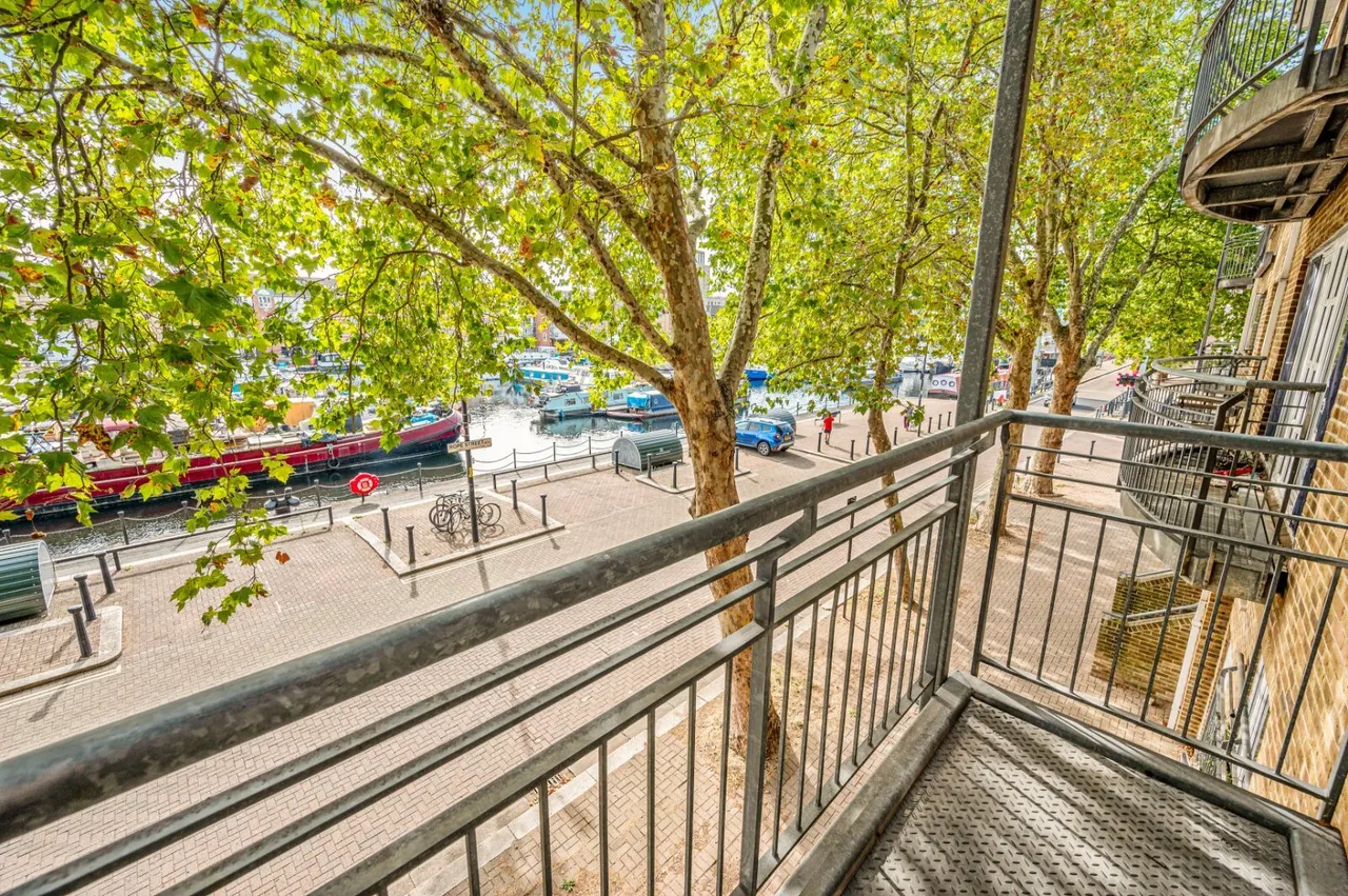Rope Street, London, SE16, photo 5