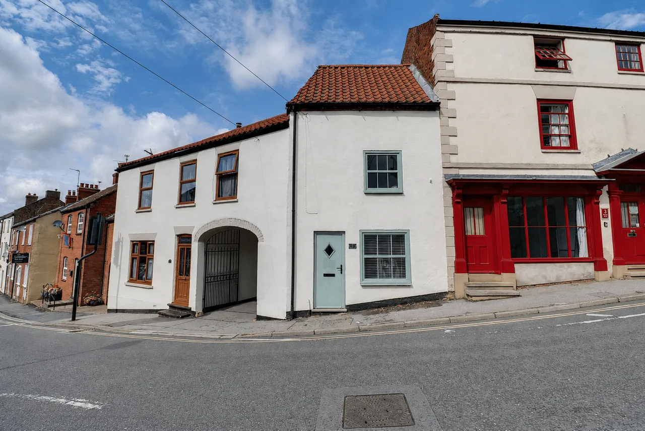 property for sale, Grimsby Road, Caistor, LN7