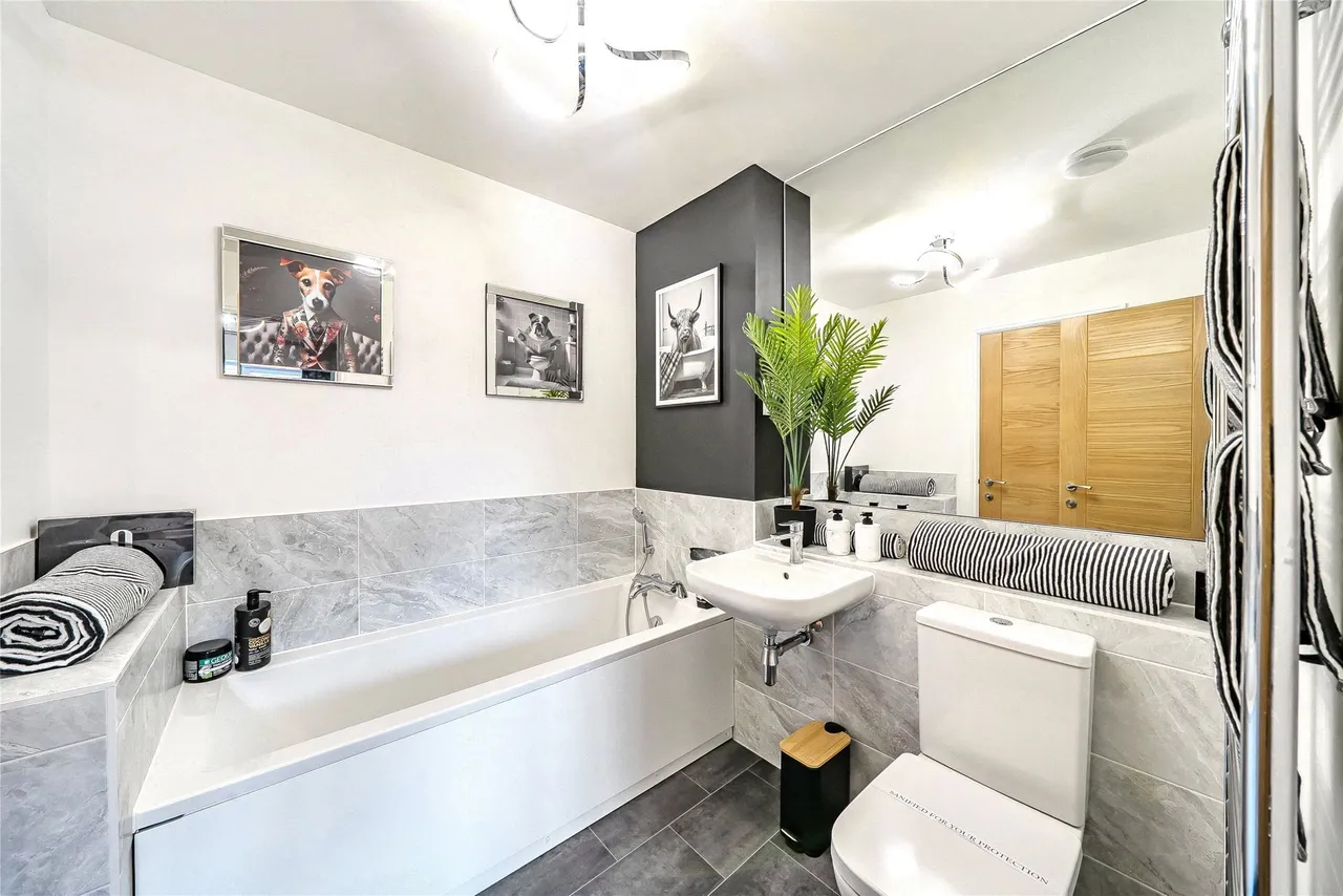 Plot 3, The Kingston, Gloucestershire, Stone Crescent, GL51 8DP, photo 13