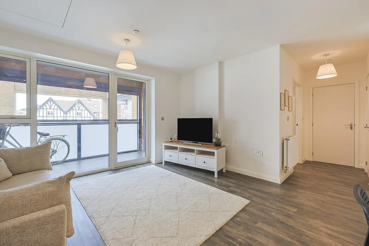 East Acton Lane, London, W3, photo 6