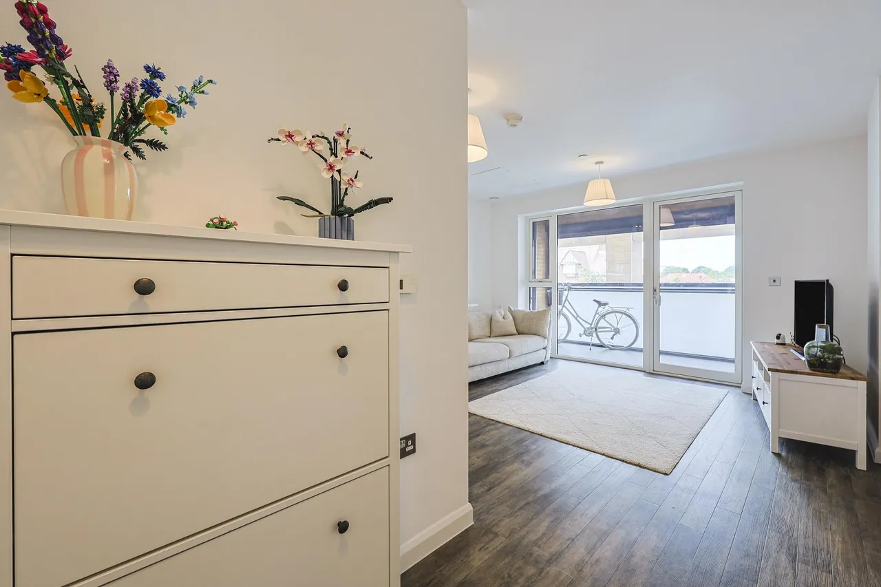 East Acton Lane, London, W3, photo 13