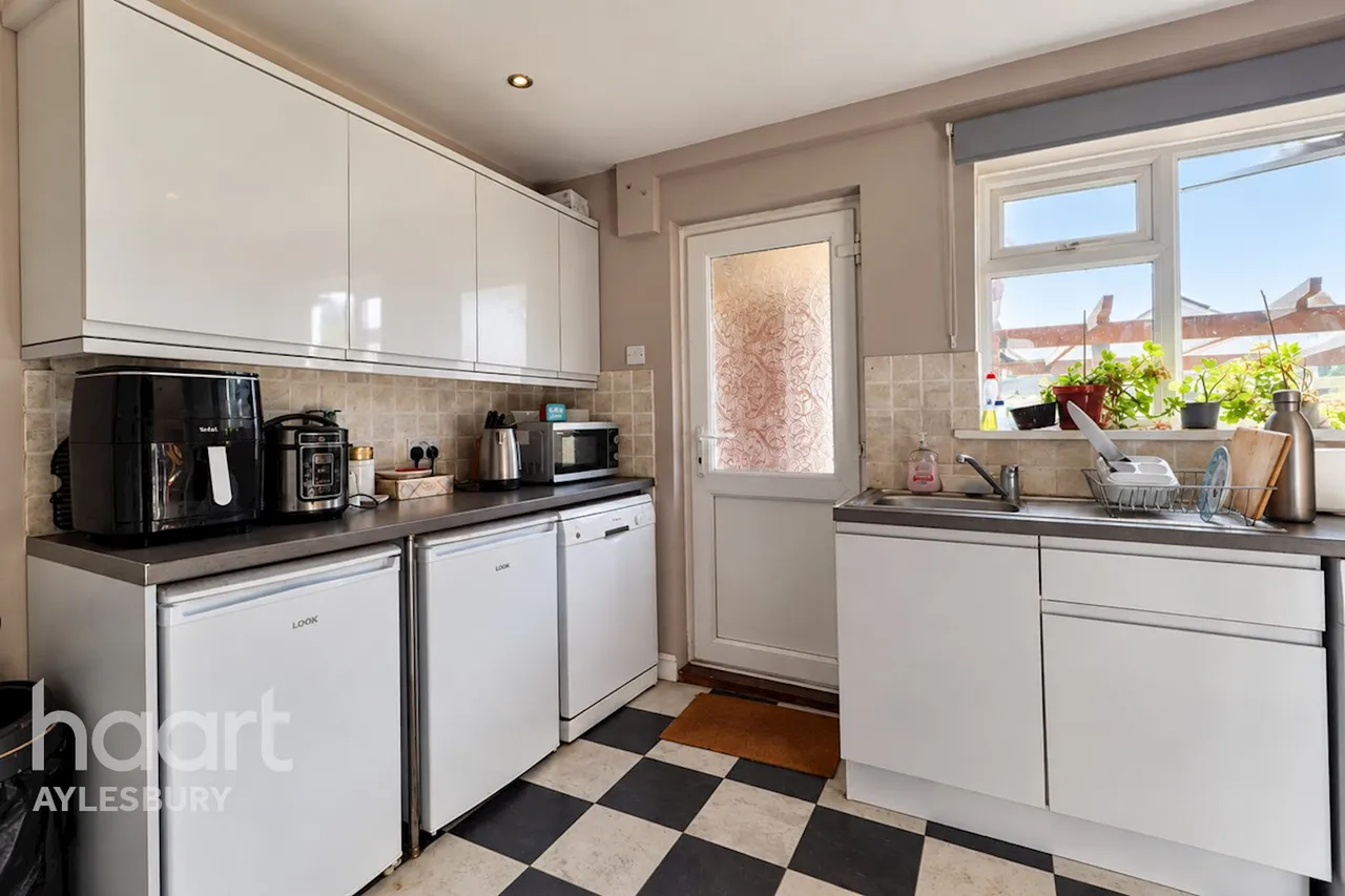 Thame Road, Aylesbury, HP21, photo 7