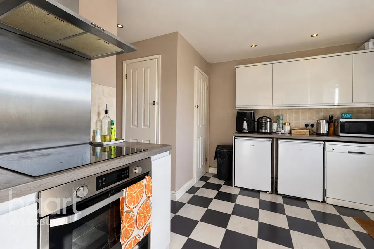 Thame Road, Aylesbury, HP21, photo 6