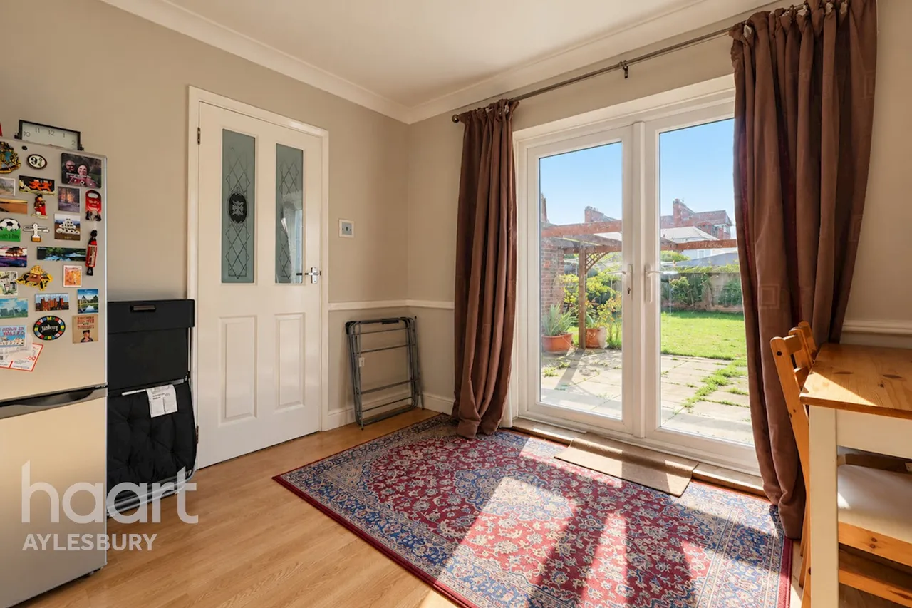 Thame Road, Aylesbury, HP21, photo 4