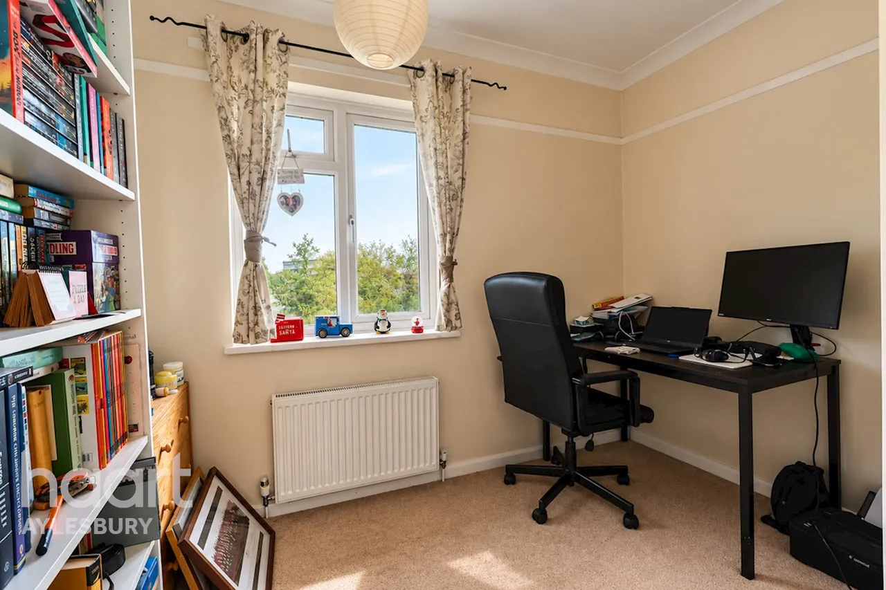 Thame Road, Aylesbury, HP21, photo 11