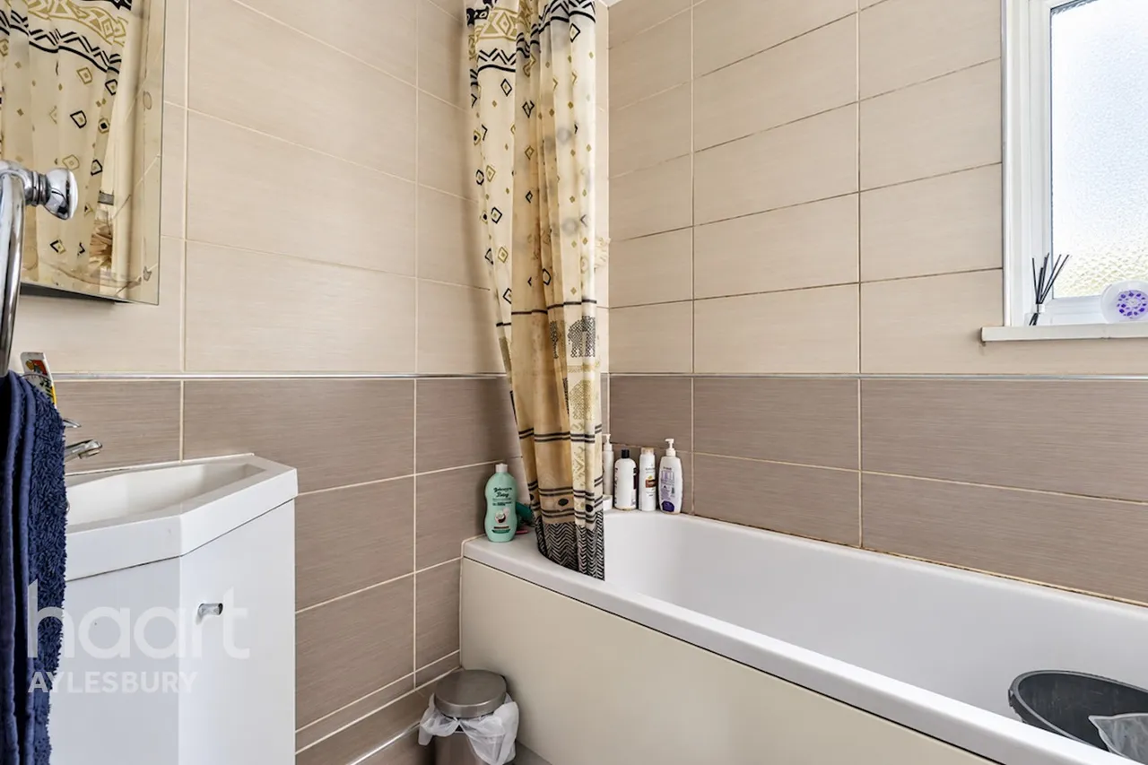Thame Road, Aylesbury, HP21, photo 12