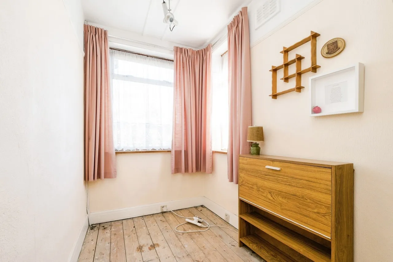 Fairview Avenue, Rainham, RM13, photo 8