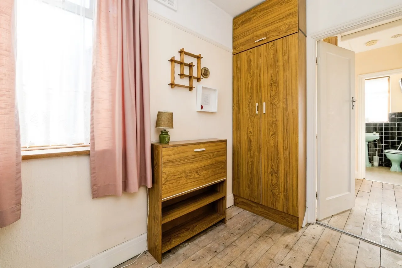 Fairview Avenue, Rainham, RM13, photo 17