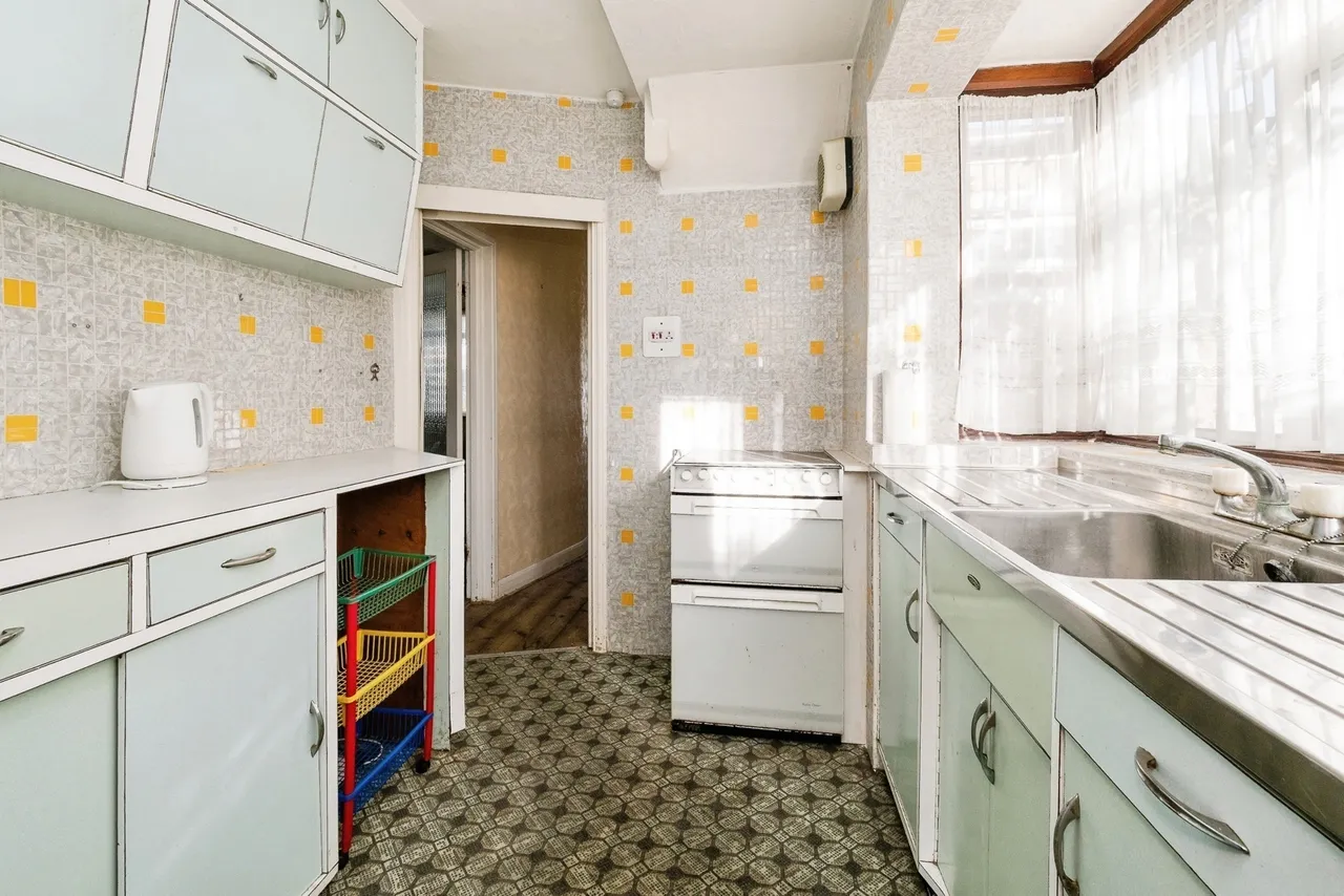 Fairview Avenue, Rainham, RM13, photo 13