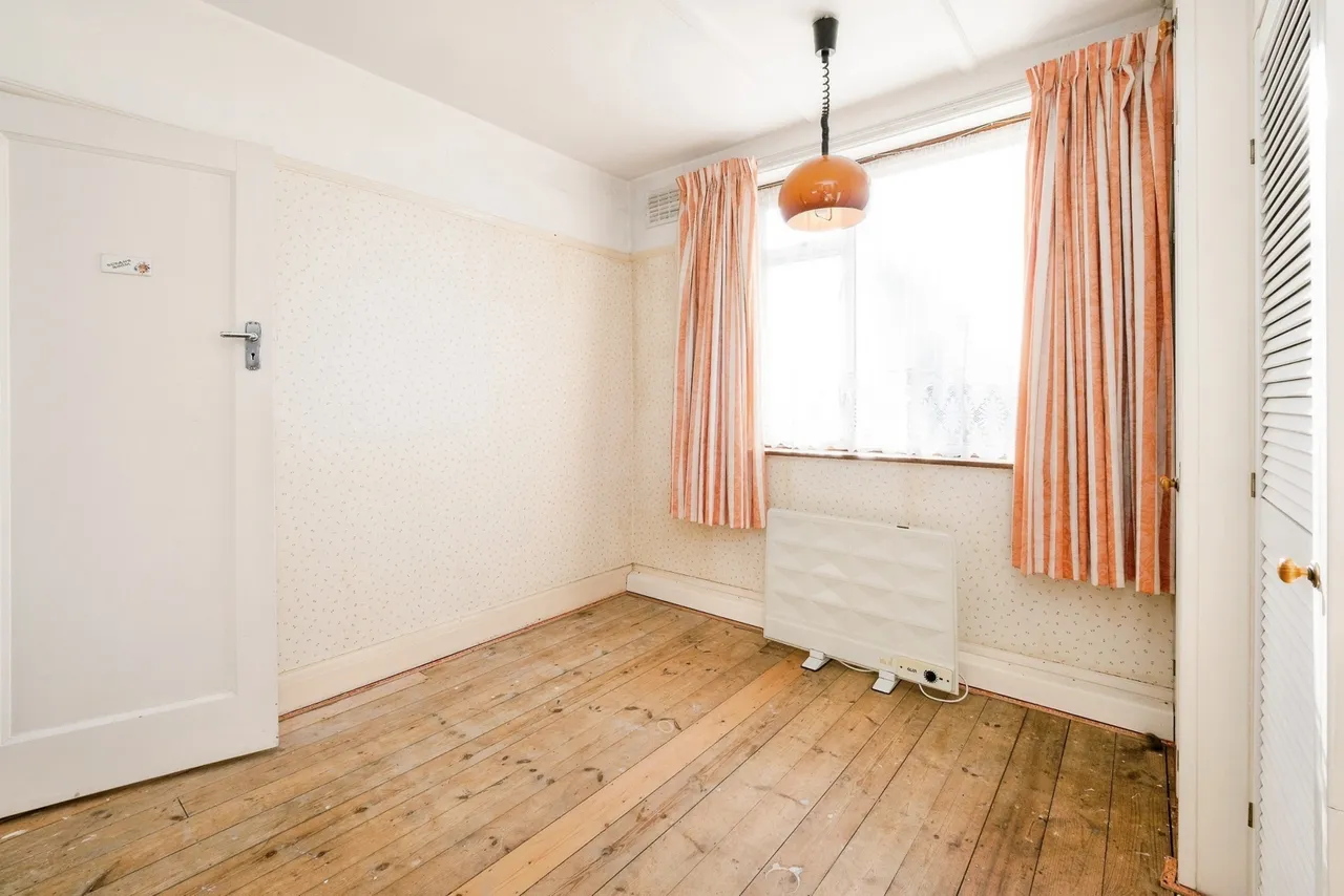 Fairview Avenue, Rainham, RM13, photo 22