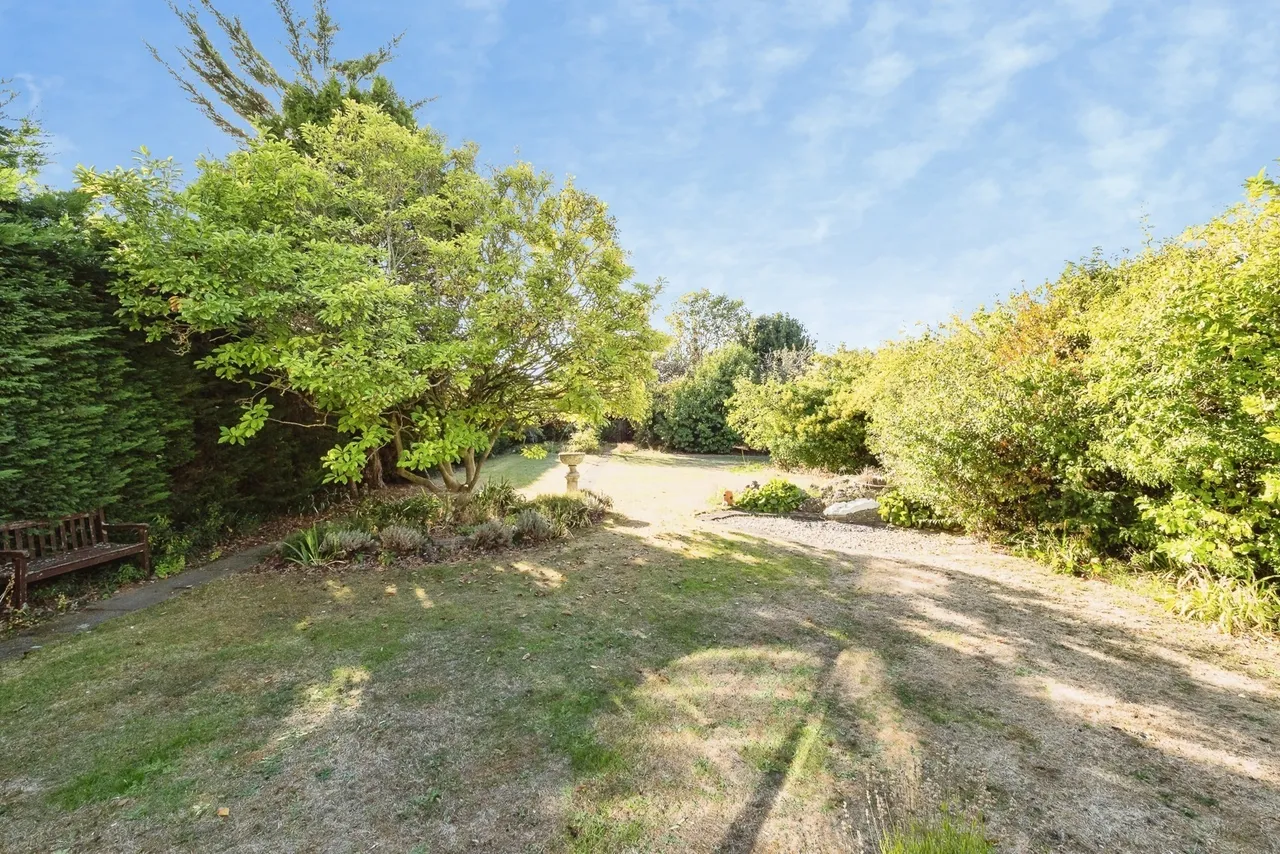 Fairview Avenue, Rainham, RM13, photo 6