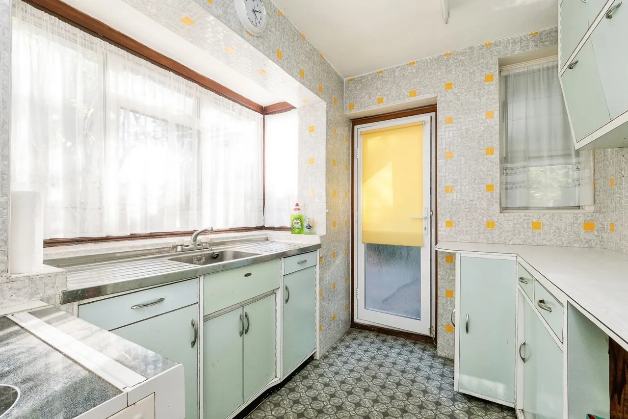 Fairview Avenue, Rainham, RM13, photo 4