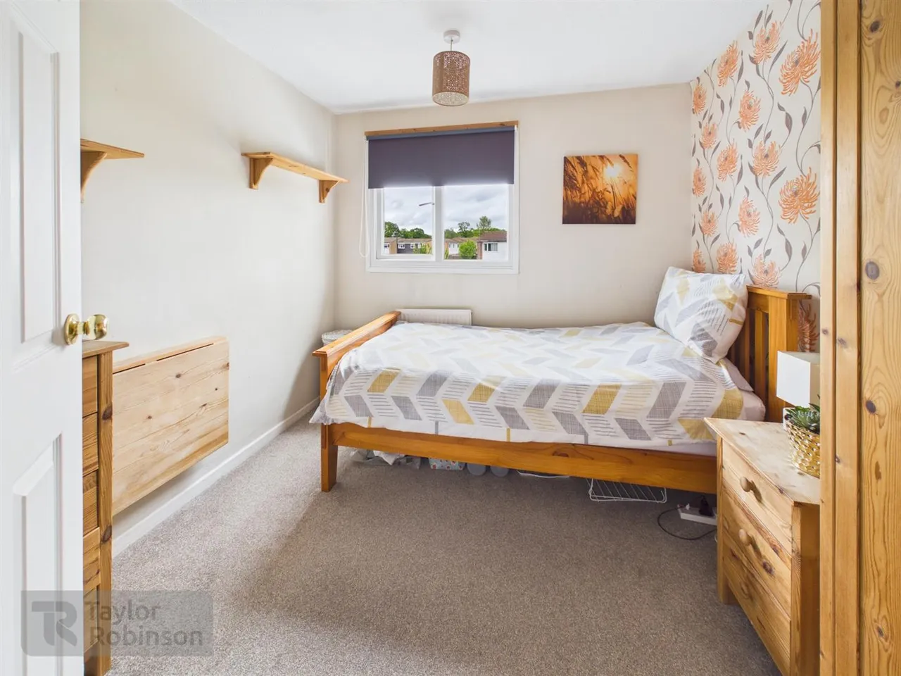 Cowfold Close, Bewbush, RH11, photo 10