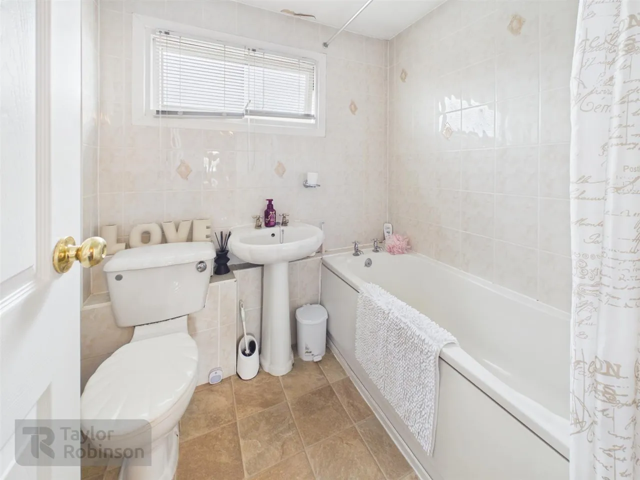 Cowfold Close, Bewbush, RH11, photo 5
