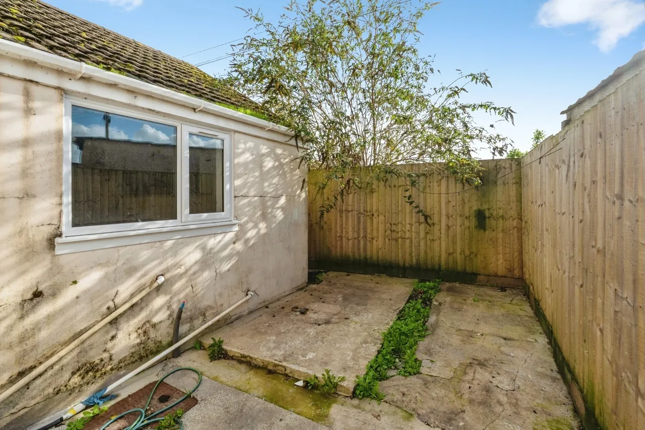 Inkerman Street, Llanelli, SA15, photo 9
