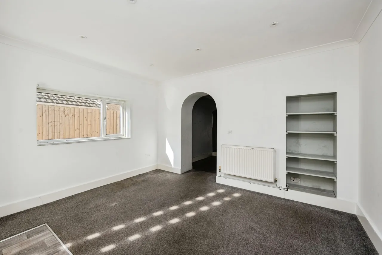 Inkerman Street, Llanelli, SA15, photo 6