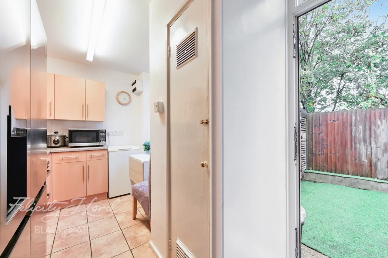 Felspar Close, Plumstead, photo 17