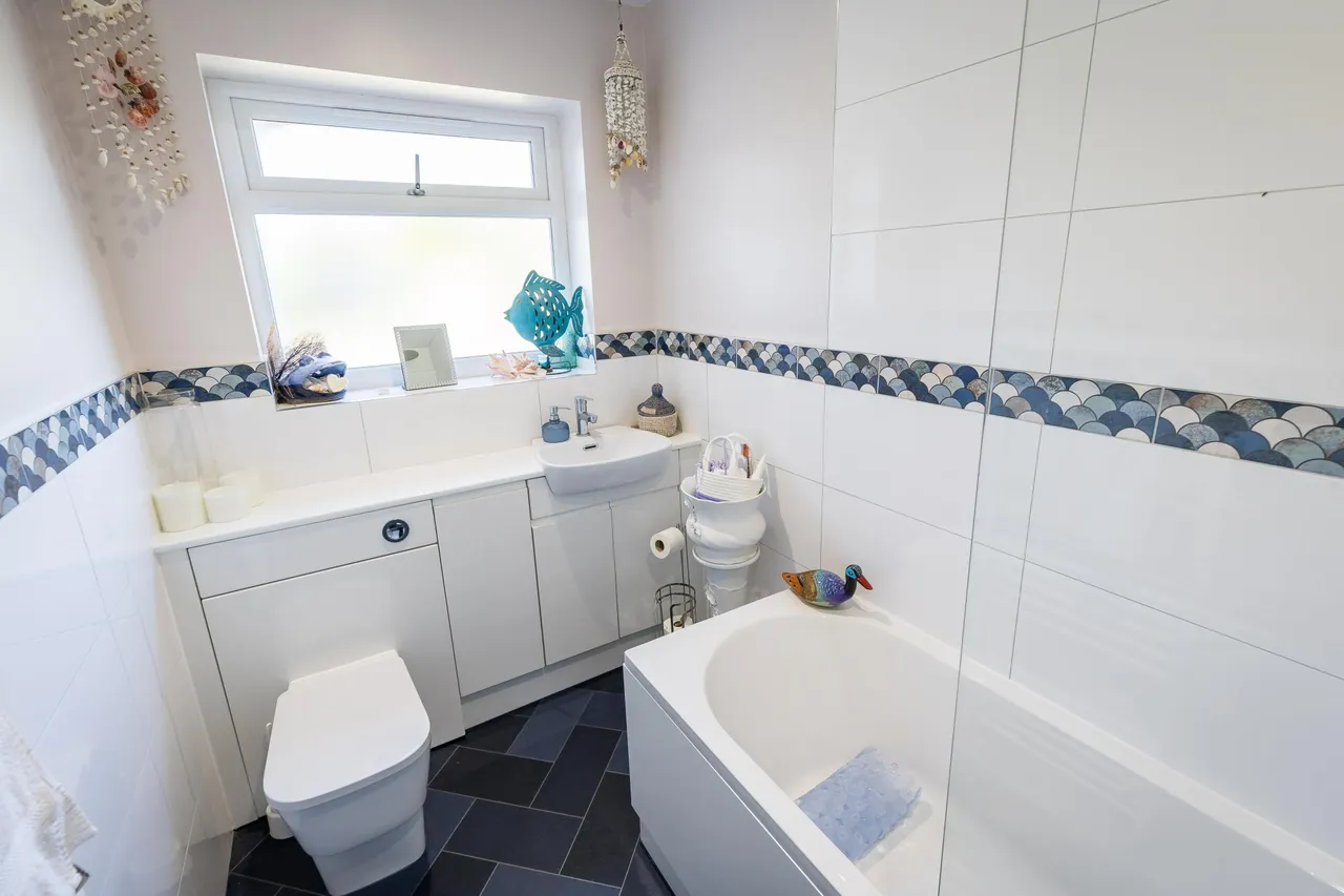Glyn Avenue, Rhuddlan, LL18, photo 10