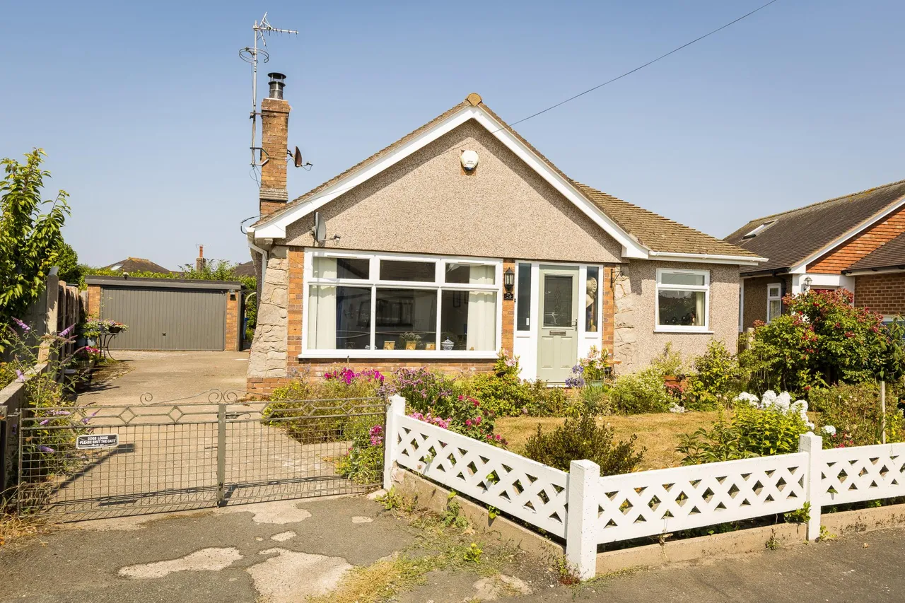 3 bed house for sale, Glyn Avenue, Rhuddlan, LL18