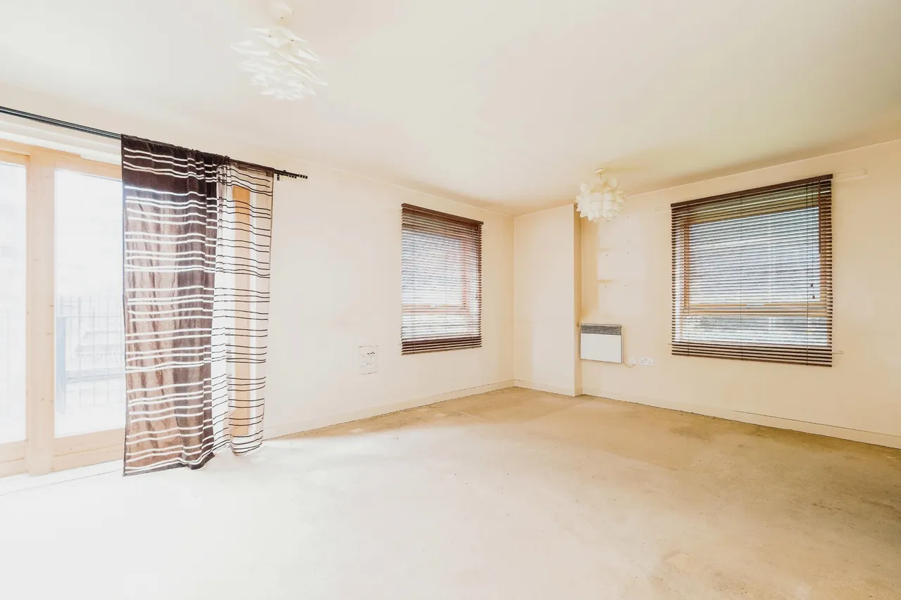 Cam Road, London, E15, photo 13