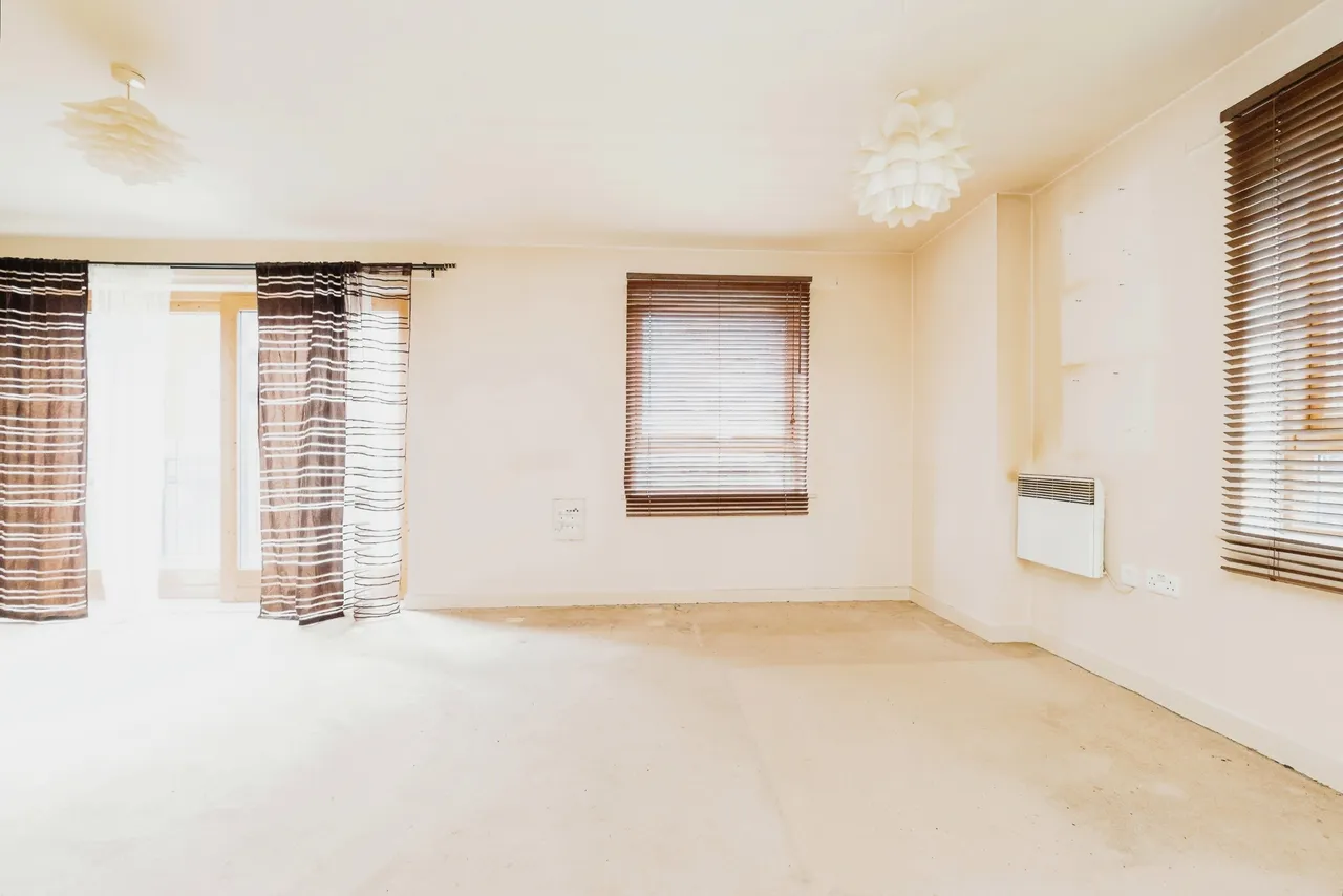 Cam Road, London, E15, photo 2