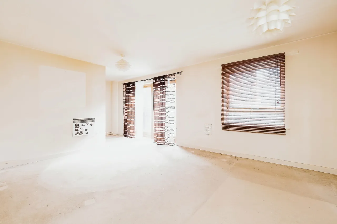 Cam Road, London, E15, photo 10