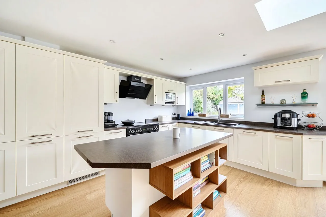 Park Avenue, Lymington, SO41, photo 2