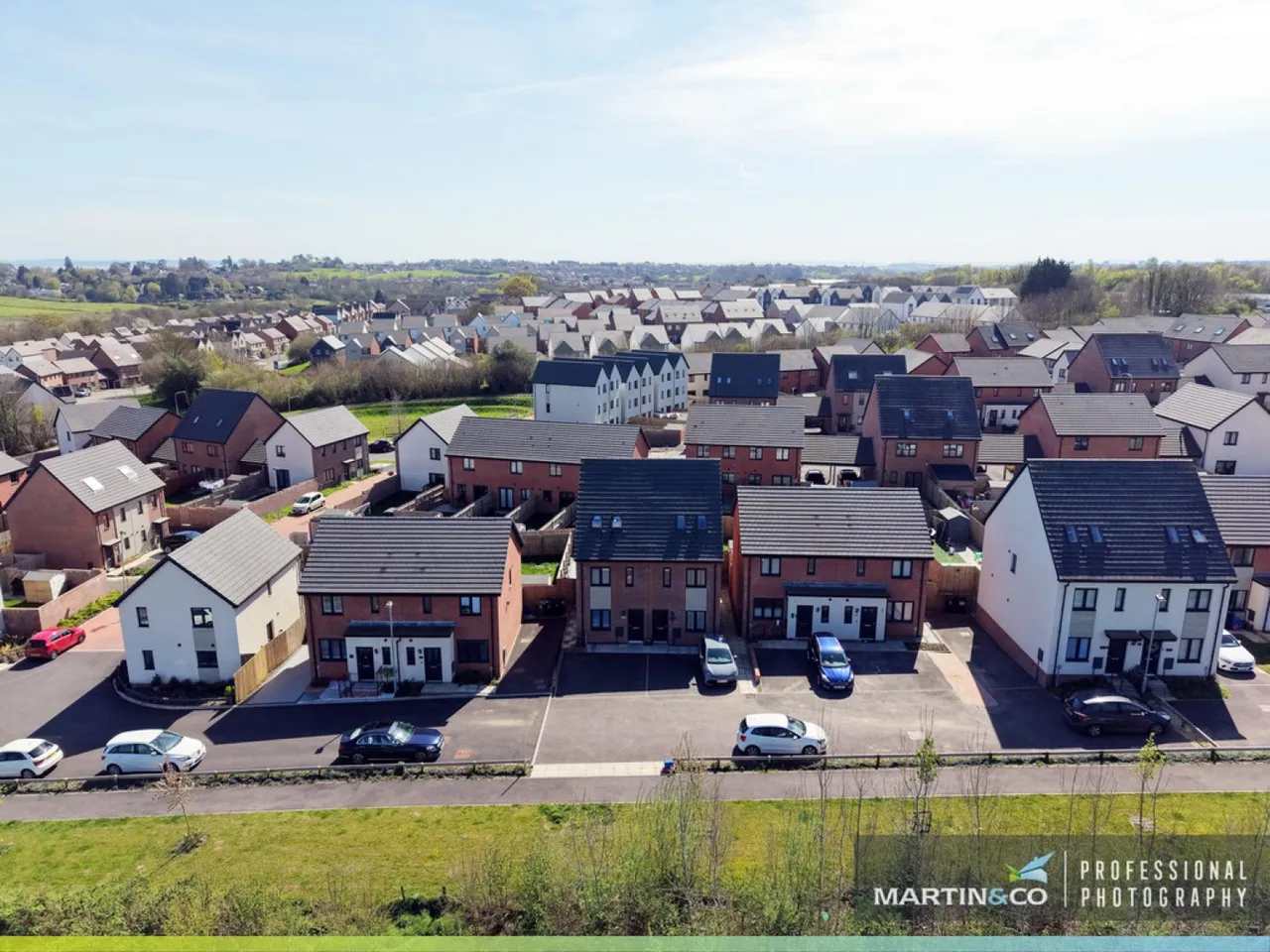 3 bed house for sale — Church Road, St Edeyrns