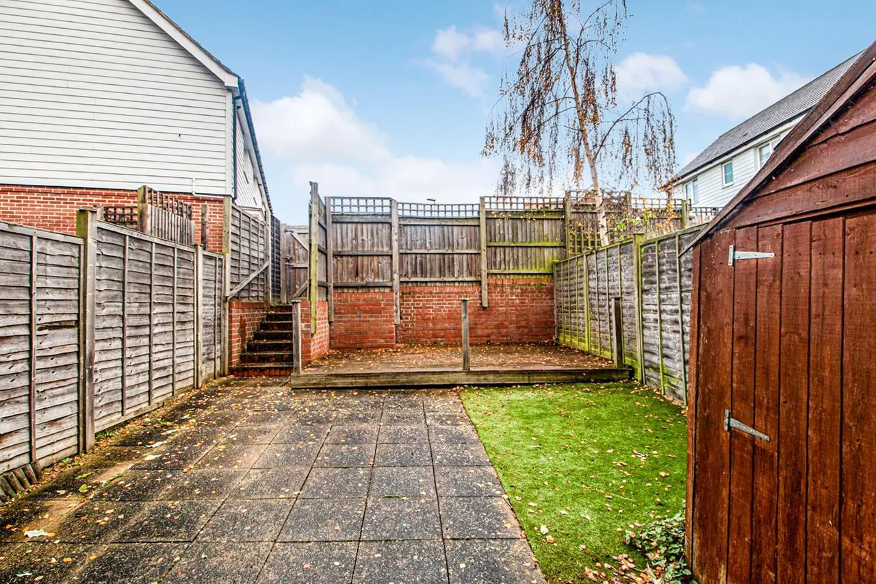 Top Fair Furlong, Redhouse Park, photo 15
