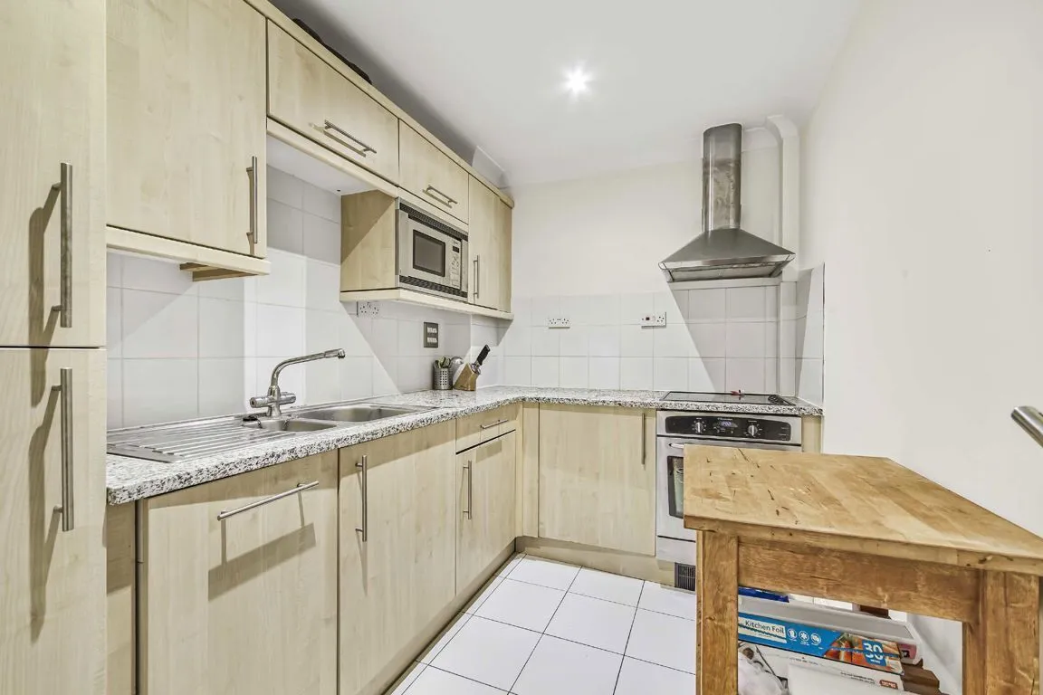 Lawn House Close, London, photo 3