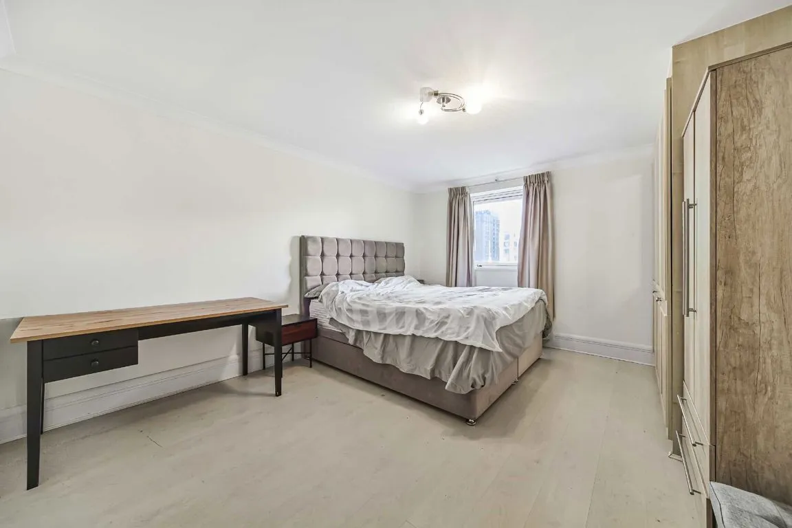 Lawn House Close, London, photo 5